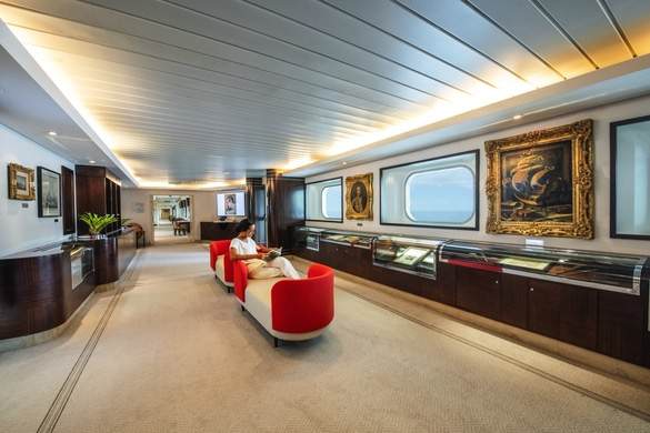 Paul Gauguin Cruises MS Paul Gauguin Promenade Deck ©Paul Gauguin Cruises.jpg